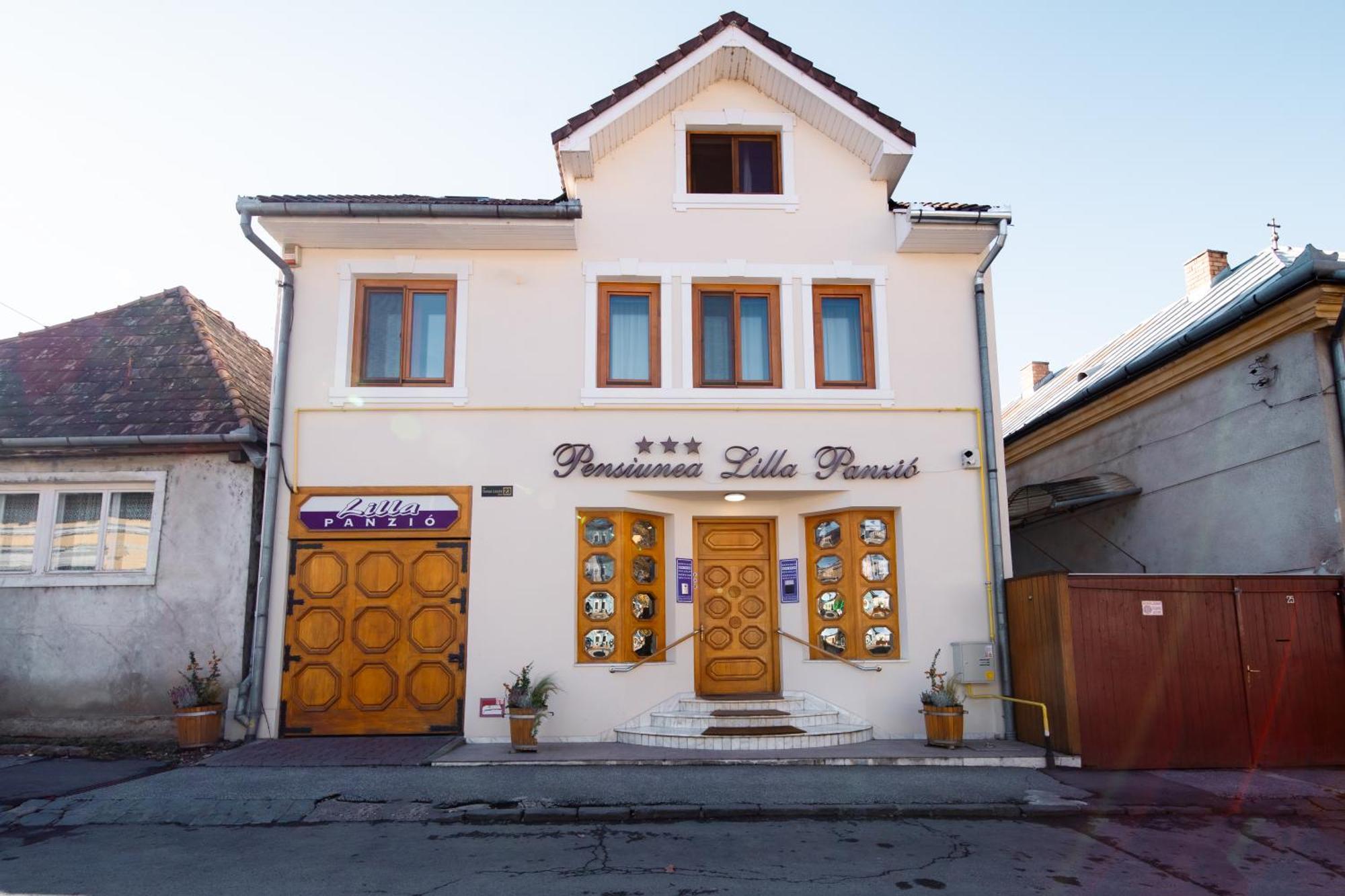 Отель Lilla Panzio Одорхею-Секуйеск Экстерьер фото